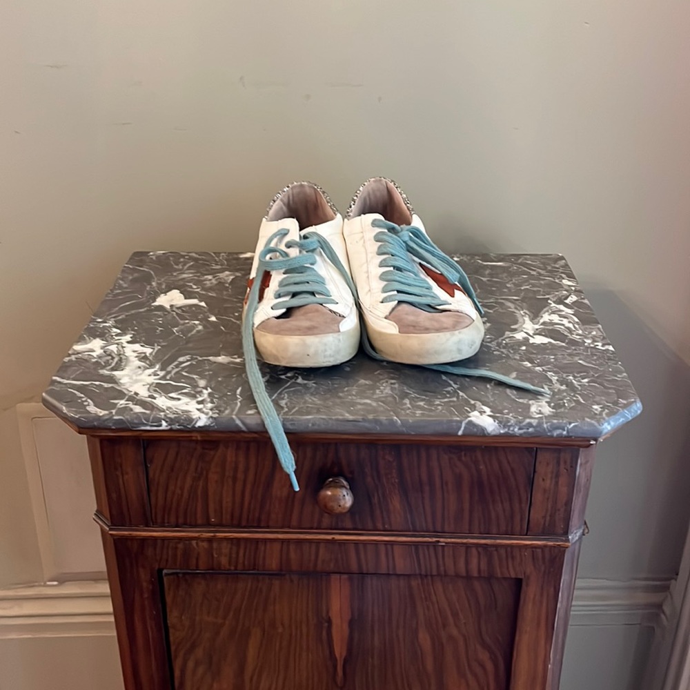 ShuShop Trendy Star Sneaker - Size 6